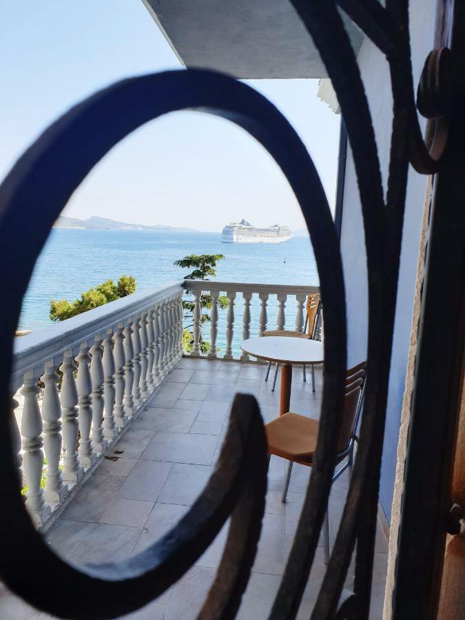 Guesthouse Central Sarande - 777 Екстер'єр фото