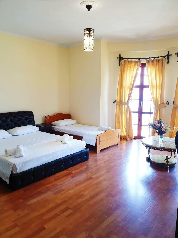 Guesthouse Central Sarande - 777 Екстер'єр фото