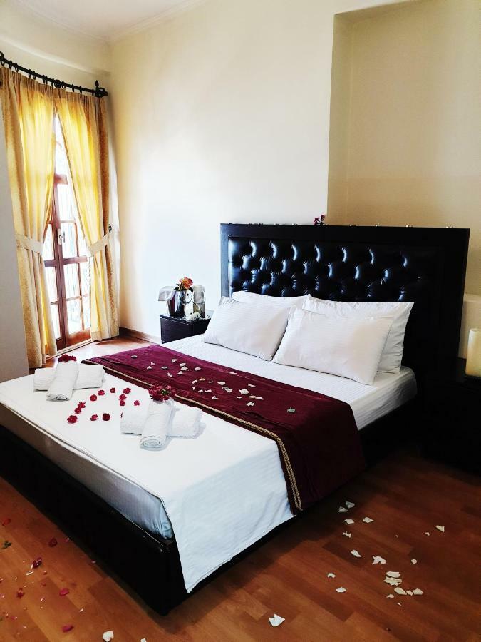 Guesthouse Central Sarande - 777 Екстер'єр фото